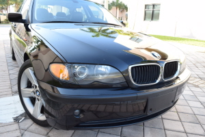 2004 BMW 325i 