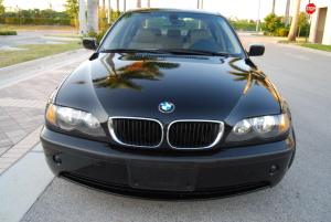 2004 BMW 325i 