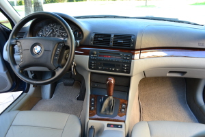 2004 BMW 325it 