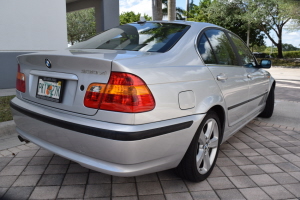 2004 BMW 330xi 