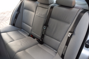 2004 BMW 330xi 