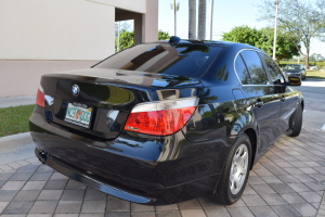 2004 BMW 525i 