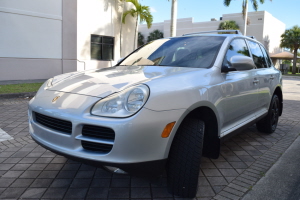 2004 Porsche Cayenne S 