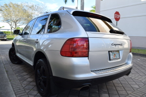 2004 Porsche Cayenne S 