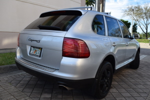 2004 Porsche Cayenne S 