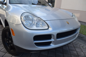2004 Porsche Cayenne S 