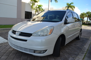 2004 Toyota Sienna 