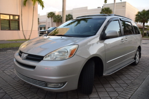 2004 Toyota Sienna 