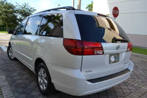 2004 Toyota Sienna 