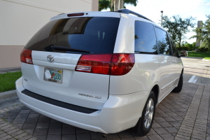 2004 Toyota Sienna 