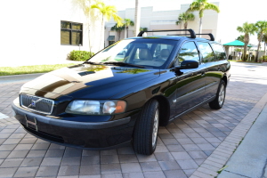 2004 Volvo V70 