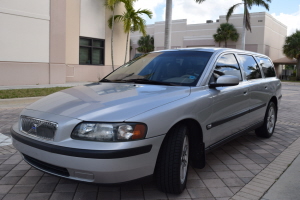 2004 Volvo V70 