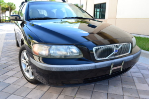 2004 Volvo V70 