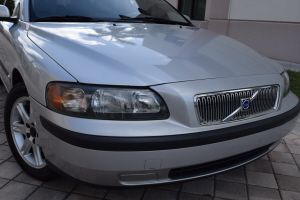 2004 Volvo V70 