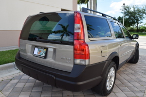 2004 Volvo XC70 AWD 