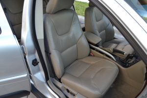 2004 Volvo XC70 AWD 