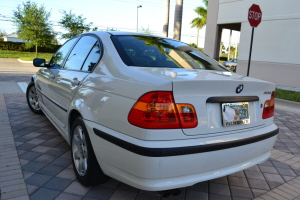 2005 BMW 325i 