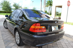 2005 BMW 325i 