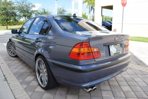 2005 BMW 325i 