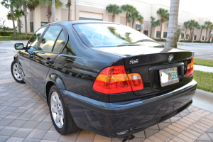 2005 BMW 325i 