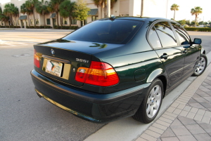 2005 BMW 325i 