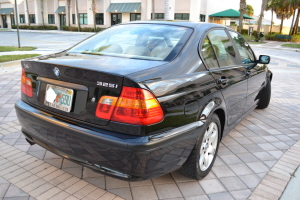 2005 BMW 325i 