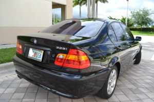 2005 BMW 325i 