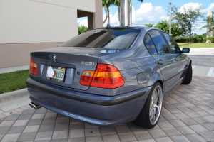 2005 BMW 325i 