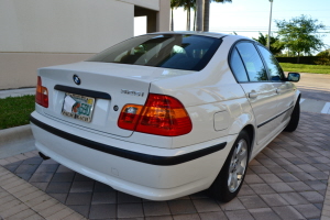 2005 BMW 325i 