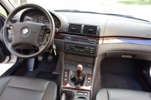 2005 BMW 325i 