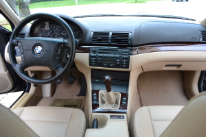 2005 BMW 325i 