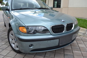 2005 BMW 325it 