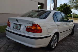 2005 BMW 330i 