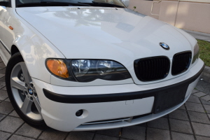 2005 BMW 330i 