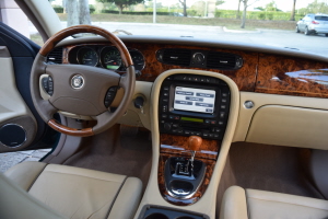 2006 Jaguar XJ8 