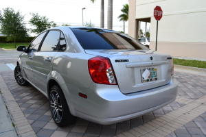 2006 Suzuki Forenza 