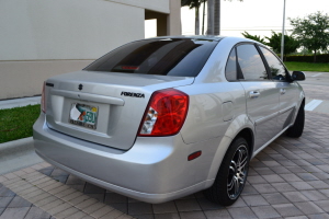 2006 Suzuki Forenza 