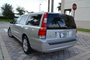 2006 Volvo V70 