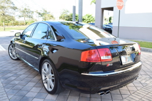 2007 Audi S8  