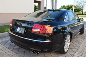 2007 Audi S8  