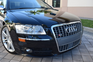 2007 Audi S8  