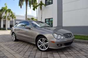 To change image, hover mouse over thumbnails below