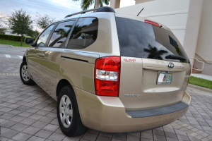 2008 Kia Sedona 