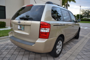 2008 Kia Sedona 