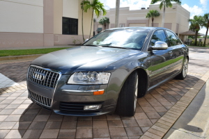 2009 Audi S8  