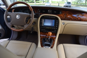 2009 Jaguar XJ8 