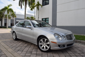 To change image, hover mouse over thumbnails below