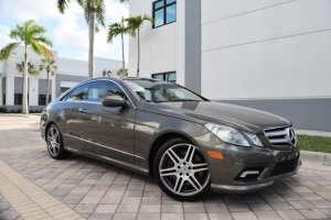 To change image, hover mouse over thumbnails below