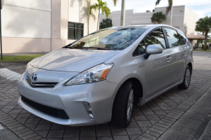 2012 Toyota Prius V Hybrid 