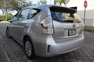 2012 Toyota Prius V Hybrid 